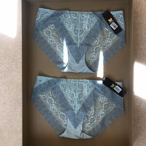 WACOAL Lace Women's Panties Set in Mint/Blue, size M